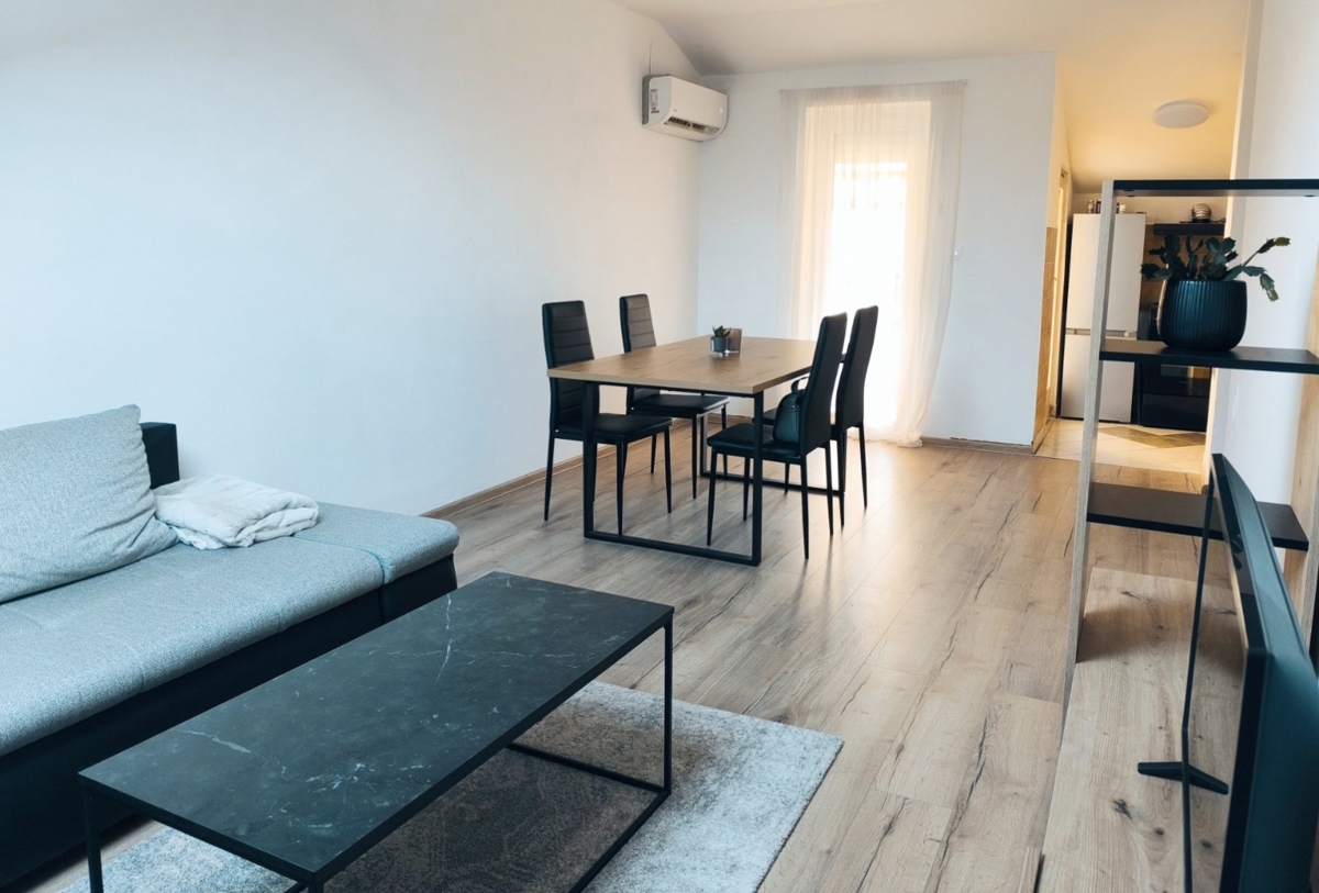 Center Poreča! Popolnoma prenovljeno stanovanje 49 m2