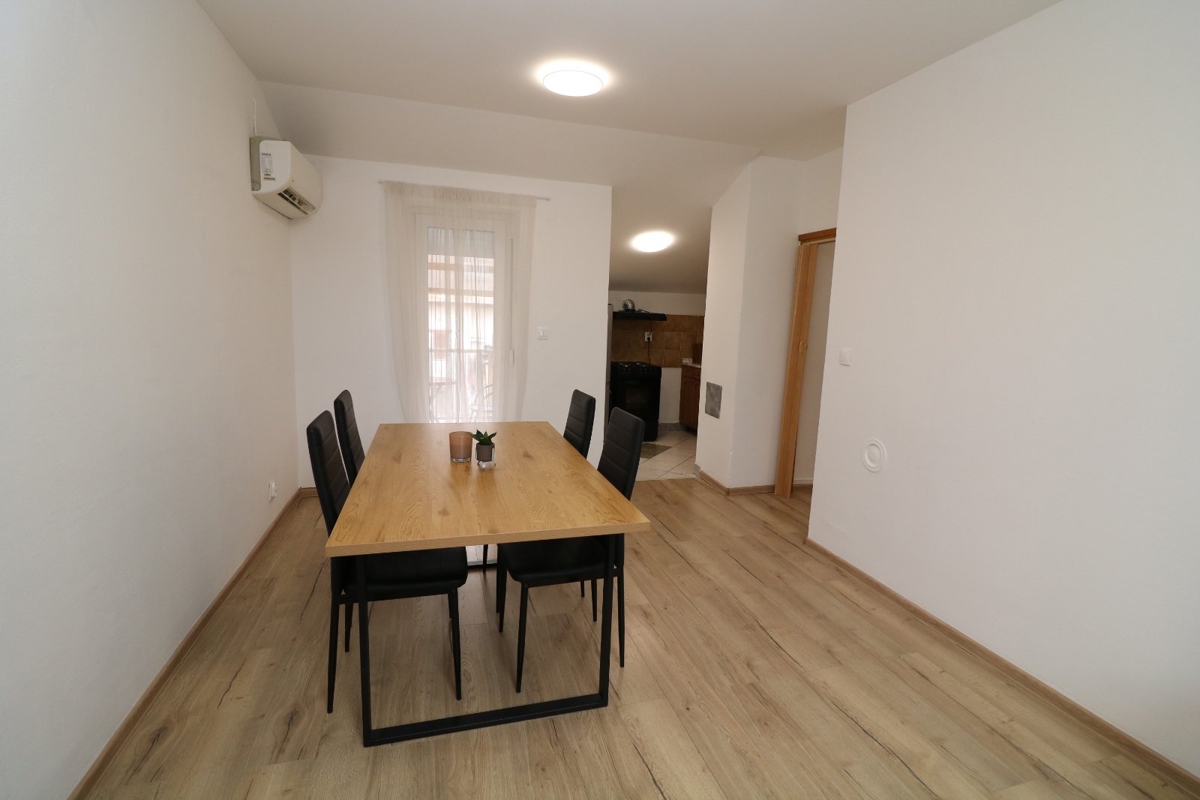 Center Poreča! Popolnoma prenovljeno stanovanje 49 m2