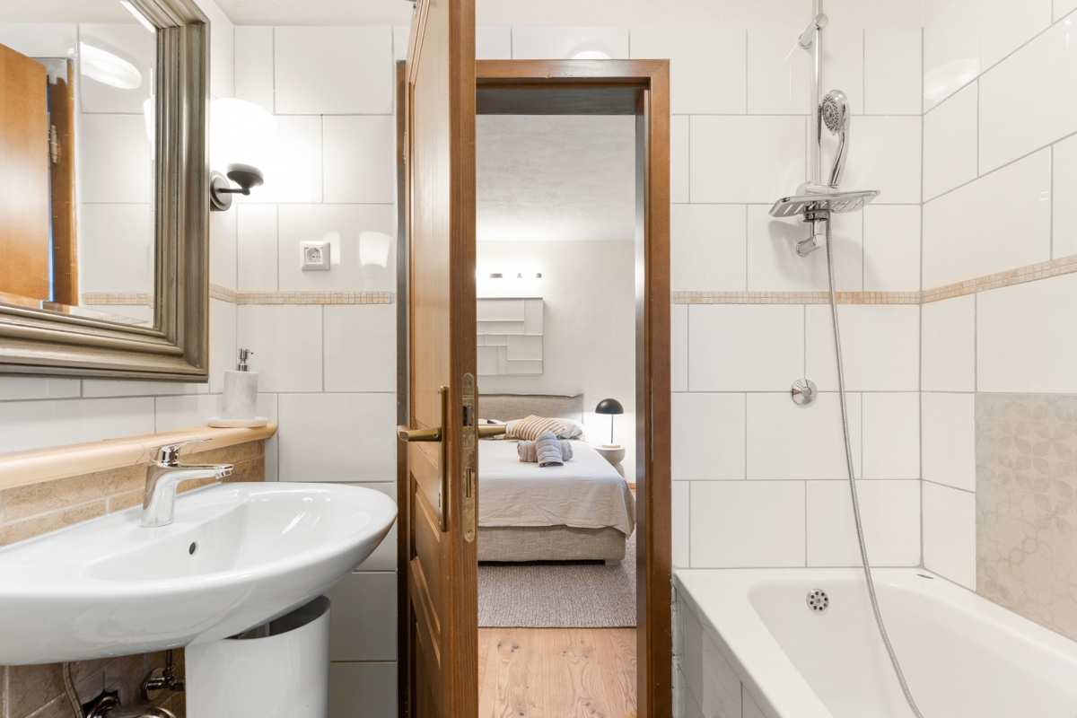 Istra - prenovljena vila z bazenom, 5 spalnic, kategorizacija 4★, mirna lokacija