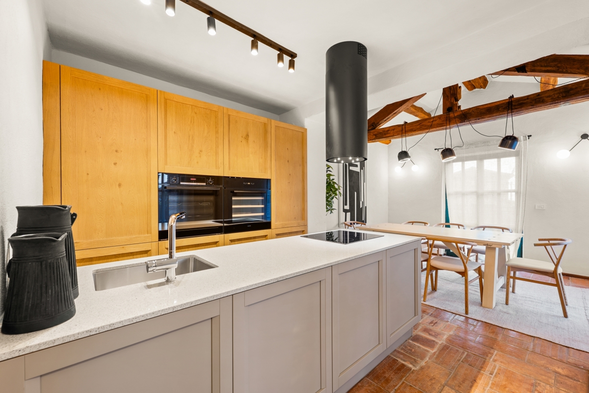 Istra - prenovljena vila z bazenom, 5 spalnic, kategorizacija 4★, mirna lokacija