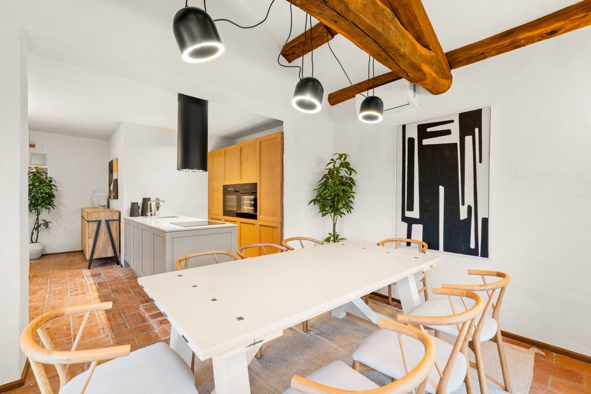 Istra - prenovljena vila z bazenom, 5 spalnic, kategorizacija 4★, mirna lokacija