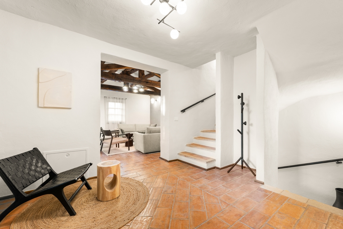 Istra - prenovljena vila z bazenom, 5 spalnic, kategorizacija 4★, mirna lokacija