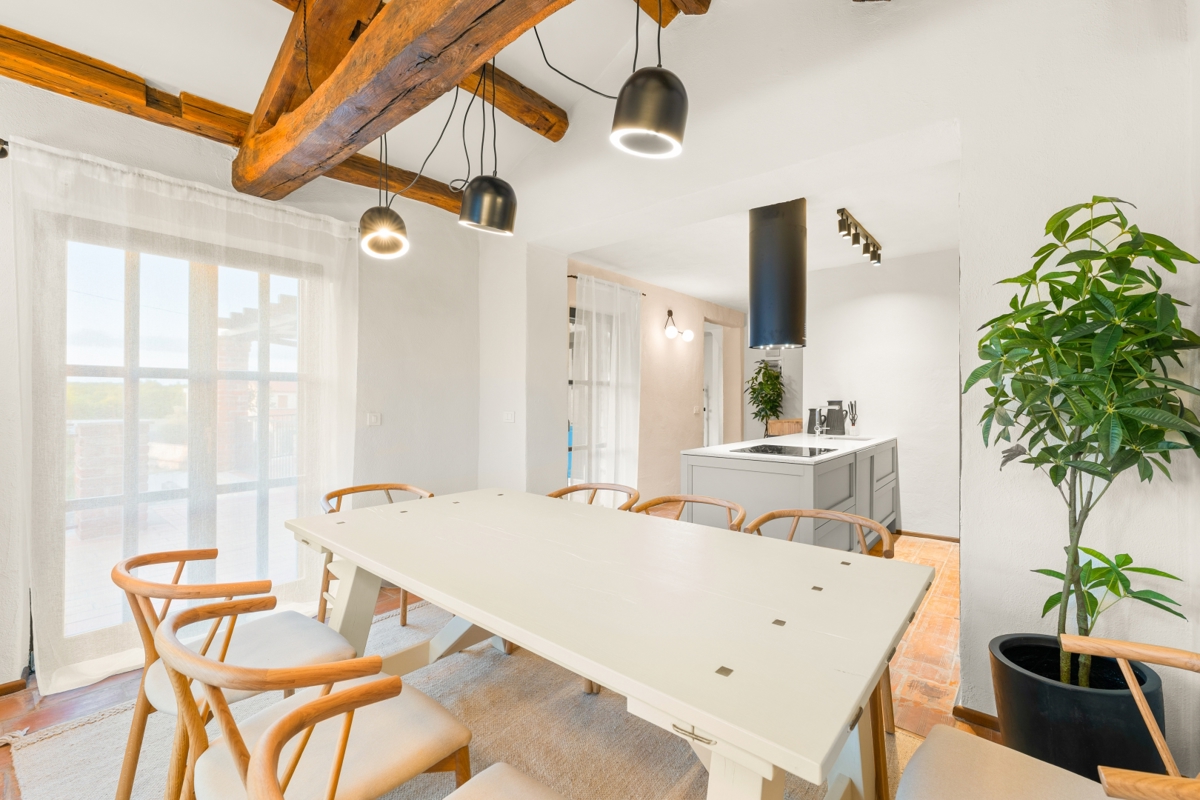 Istra - prenovljena vila z bazenom, 5 spalnic, kategorizacija 4★, mirna lokacija