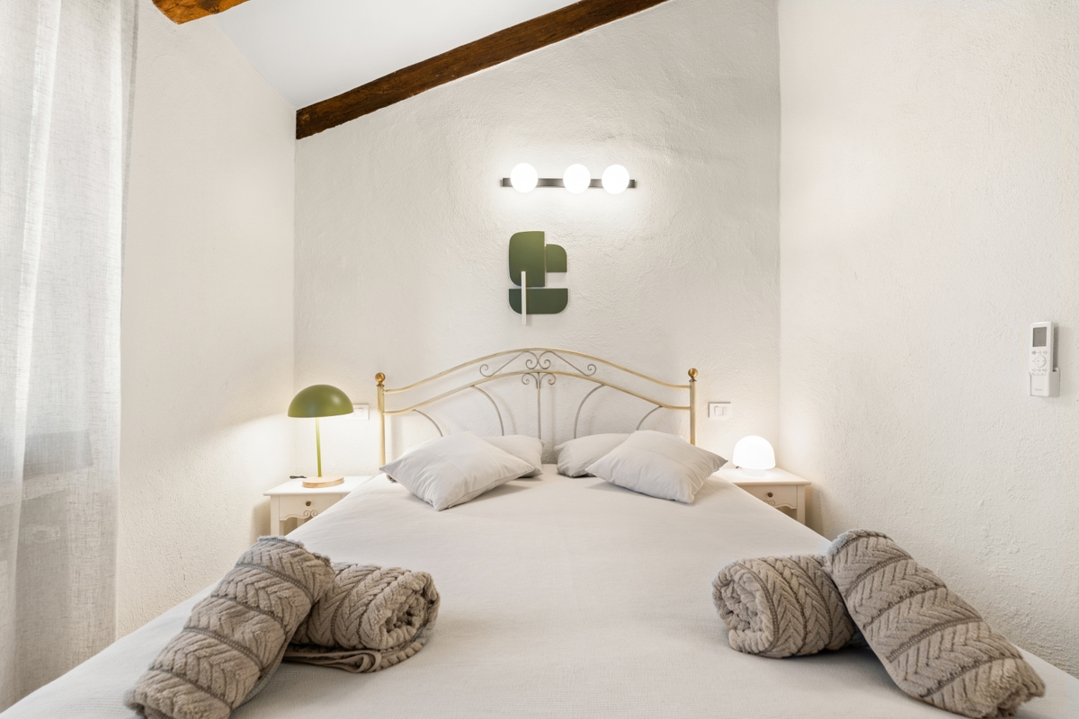 Istra - prenovljena vila z bazenom, 5 spalnic, kategorizacija 4★, mirna lokacija