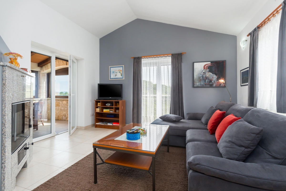 Samostojna hiša z bazenom s pogledom na pravljični Motovun