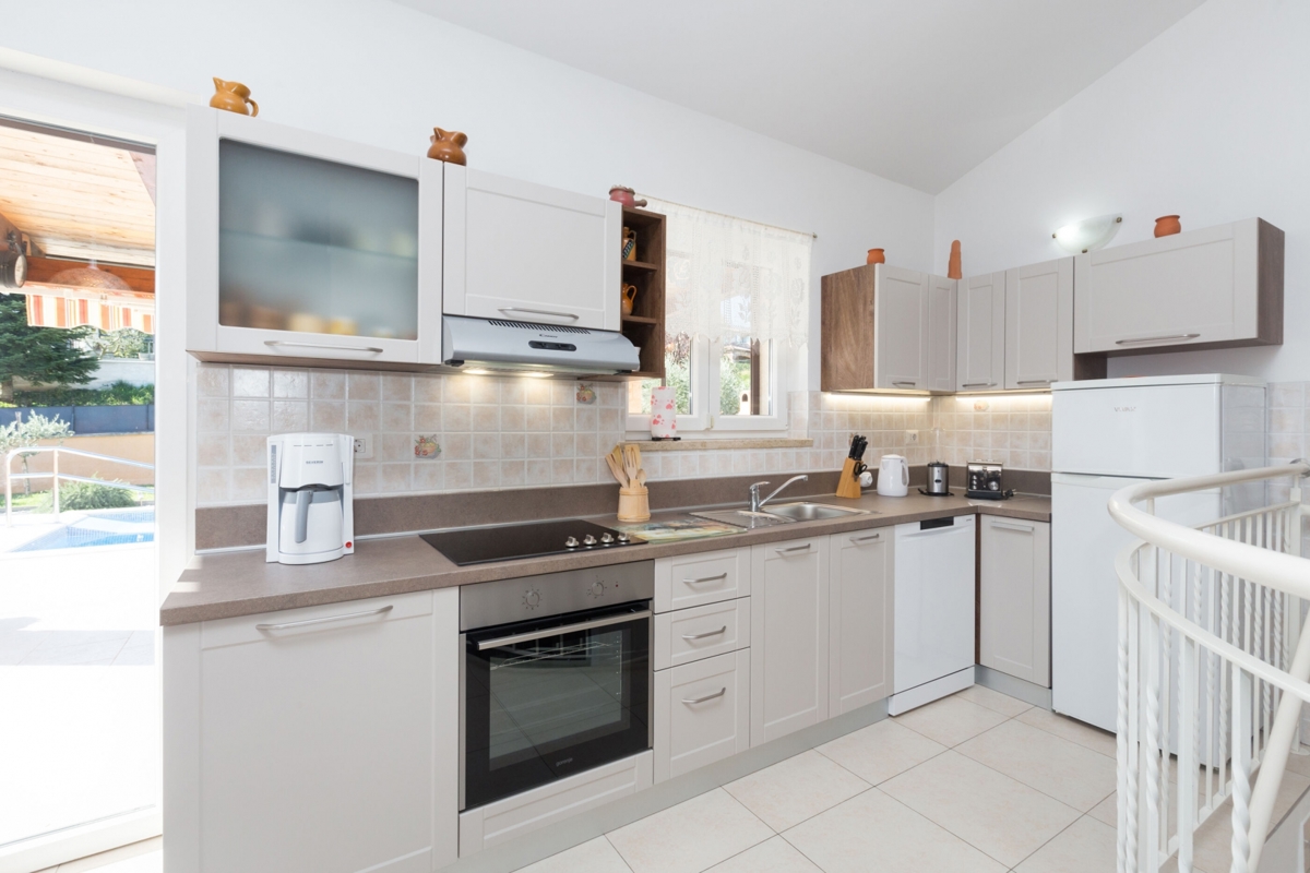 Samostojna hiša z bazenom s pogledom na pravljični Motovun