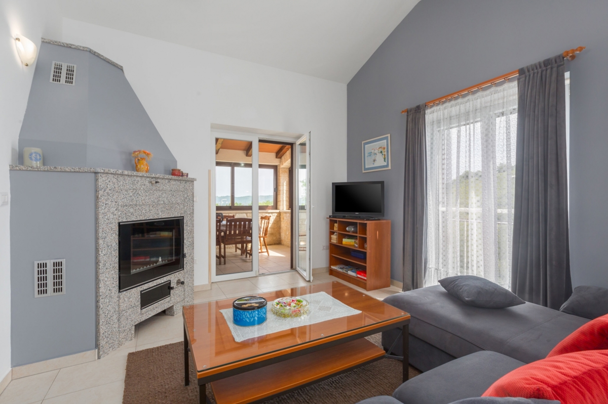 Samostojna hiša z bazenom s pogledom na pravljični Motovun