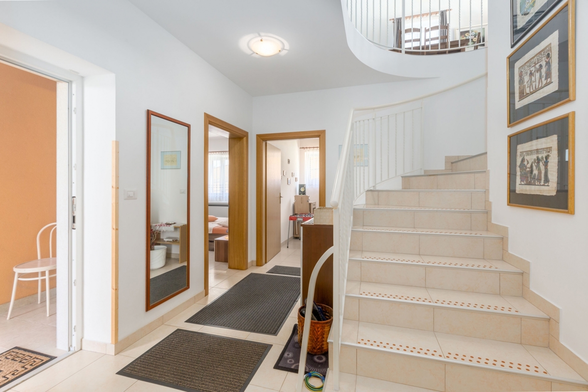 Samostojna hiša z bazenom s pogledom na pravljični Motovun