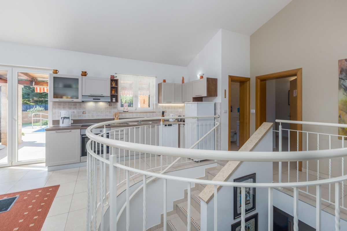 Samostojna hiša z bazenom s pogledom na pravljični Motovun