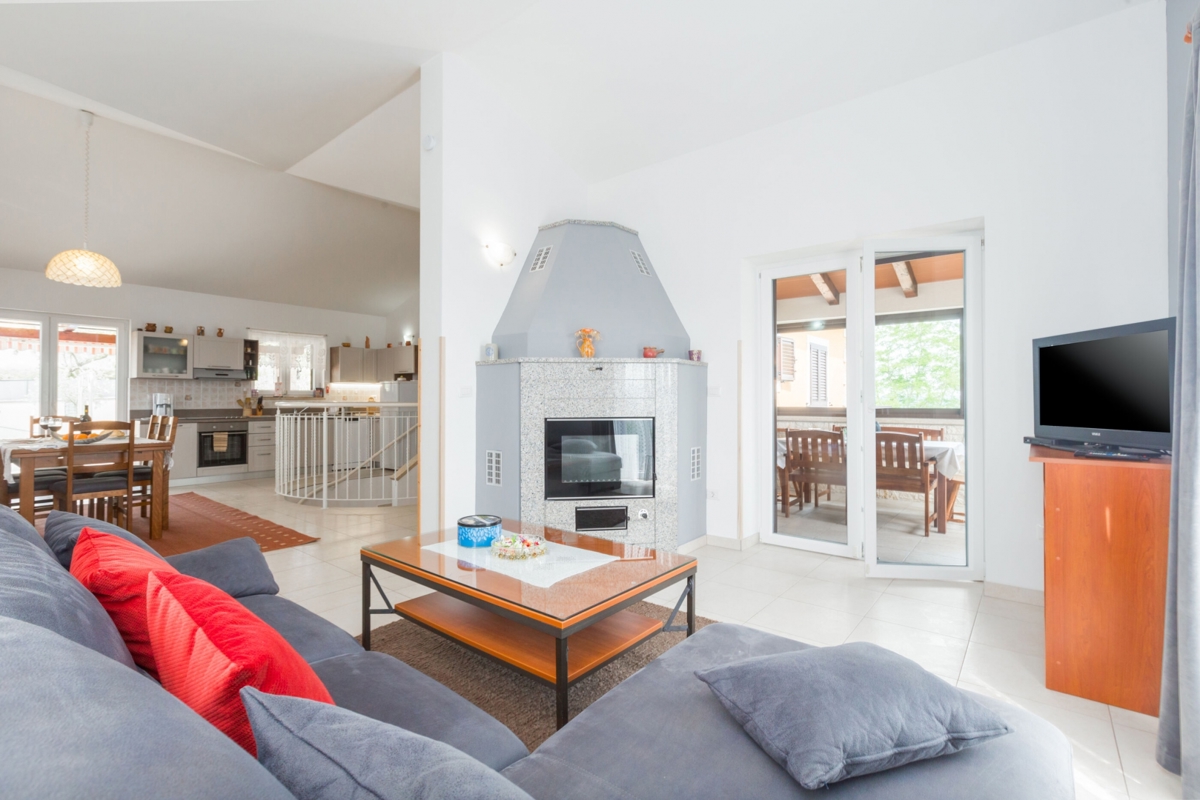 Samostojna hiša z bazenom s pogledom na pravljični Motovun