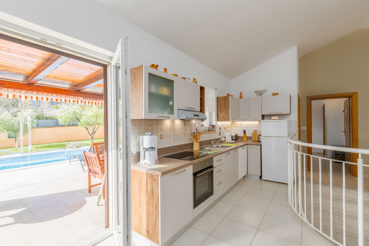 Samostojna hiša z bazenom s pogledom na pravljični Motovun