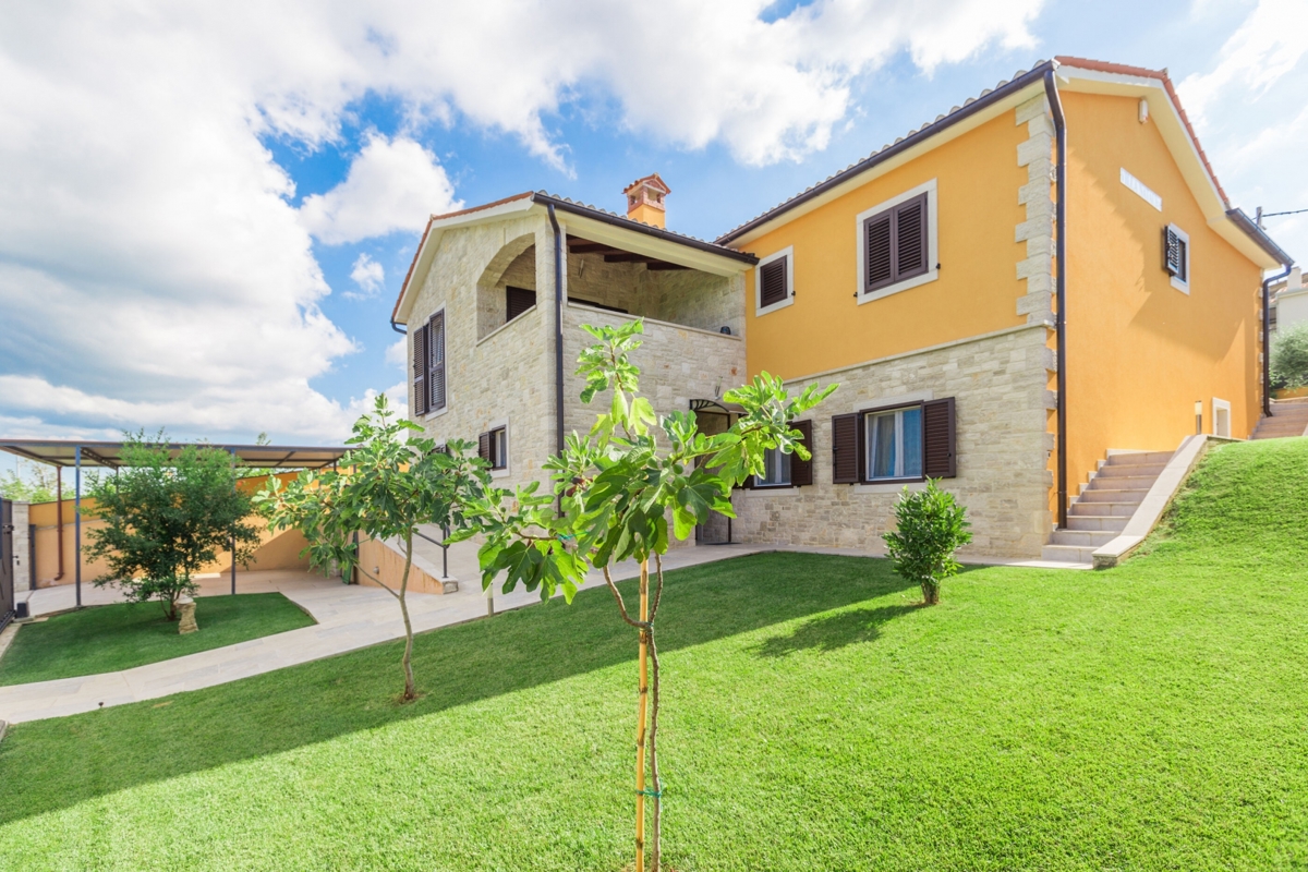 Samostojna hiša z bazenom s pogledom na pravljični Motovun