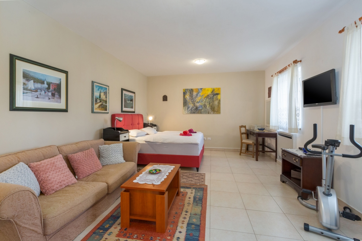 Samostojna hiša z bazenom s pogledom na pravljični Motovun