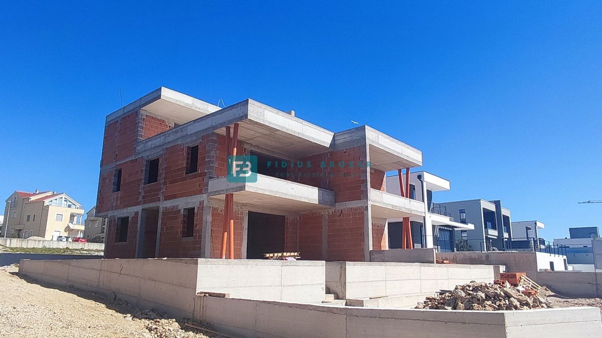 VODICE, novogradnja, dvoetažno stanovanje, pogled na morje, strešna terasa