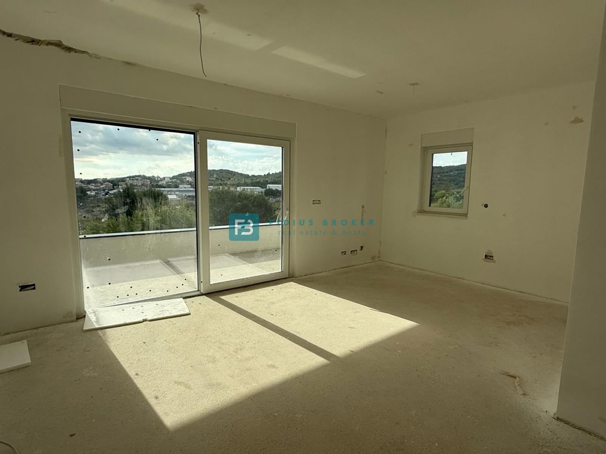 VODICE, novogradnja, dvoetažno stanovanje, pogled na morje, strešna terasa