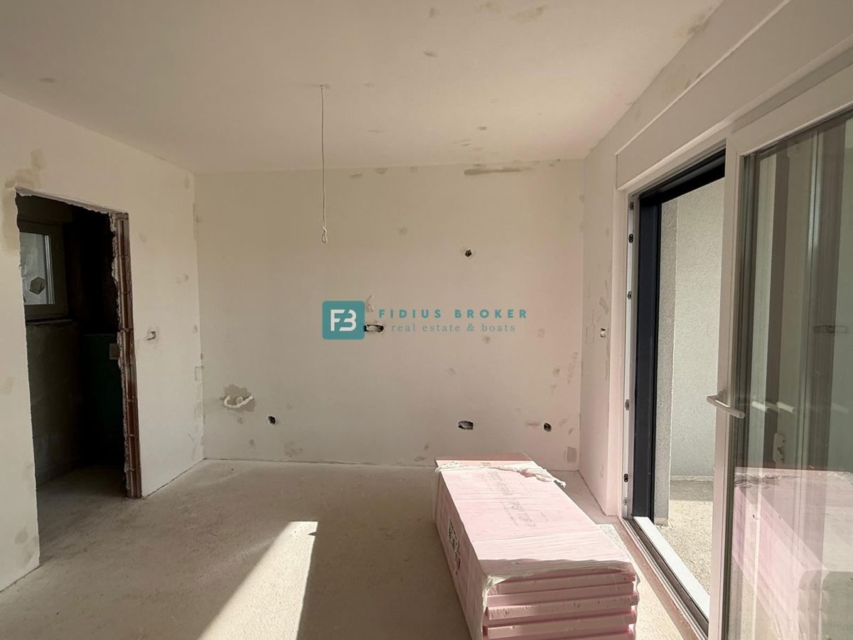 VODICE, novogradnja, dvoetažno stanovanje, pogled na morje, strešna terasa