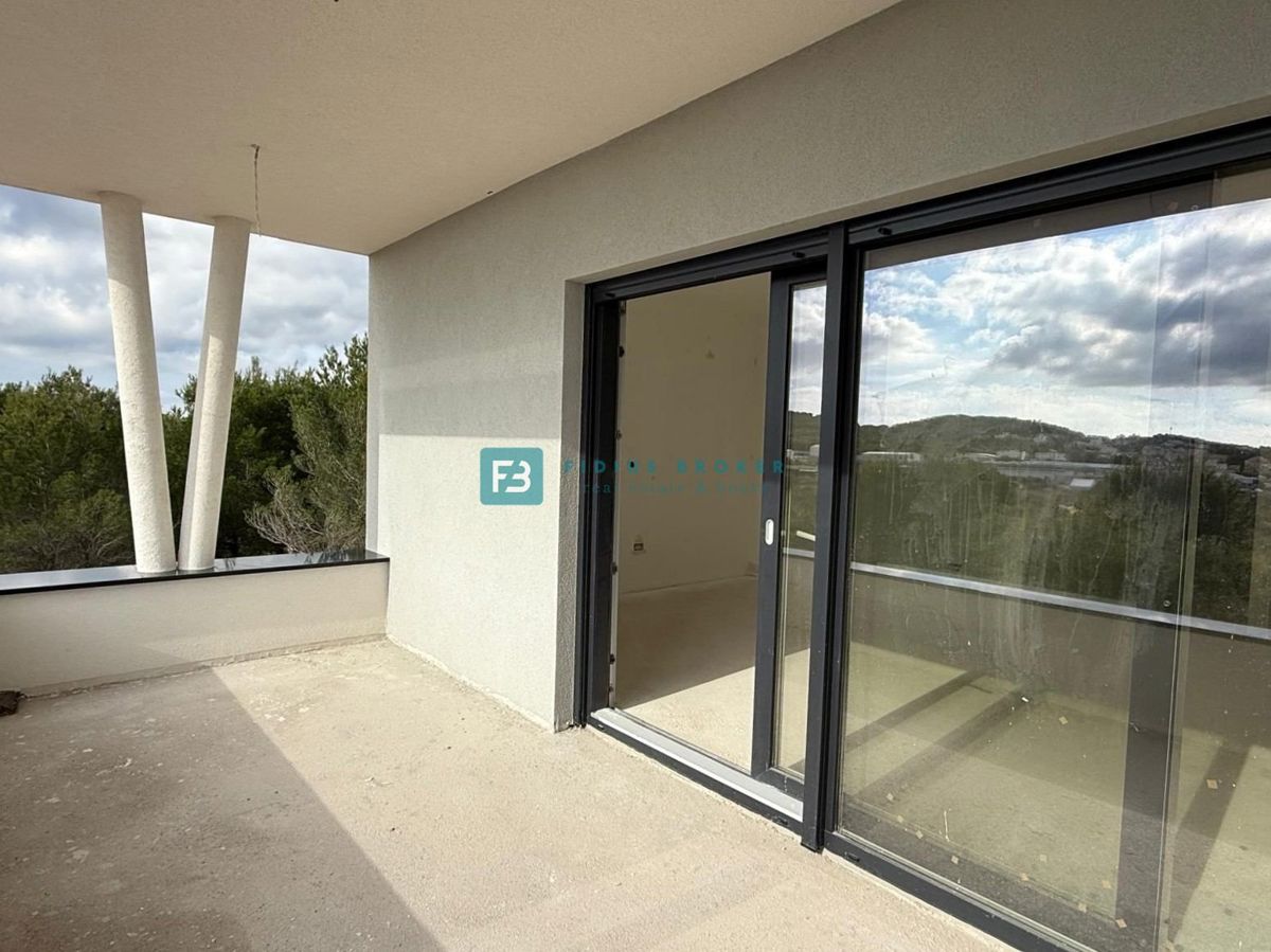 VODICE, novogradnja, dvoetažno stanovanje, pogled na morje, strešna terasa