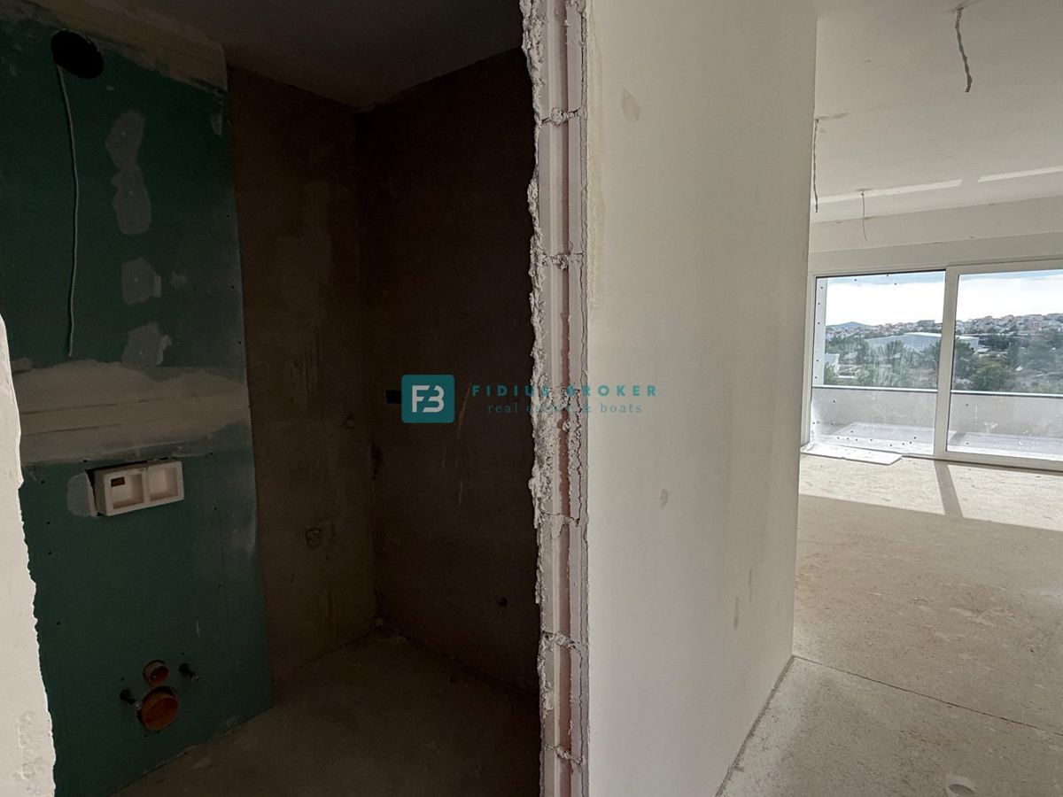 VODICE, novogradnja, dvoetažno stanovanje, pogled na morje, strešna terasa