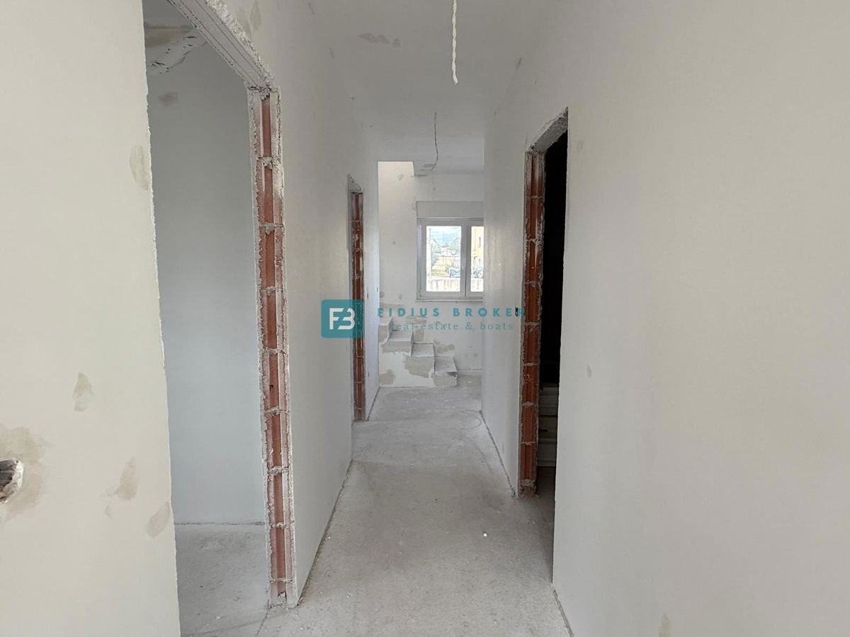 VODICE, novogradnja, dvoetažno stanovanje, pogled na morje, strešna terasa