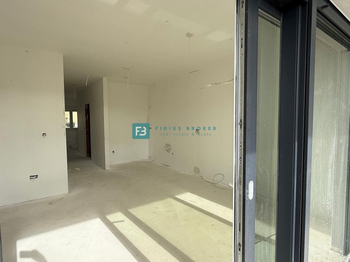 VODICE, novogradnja, dvoetažno stanovanje, pogled na morje, strešna terasa