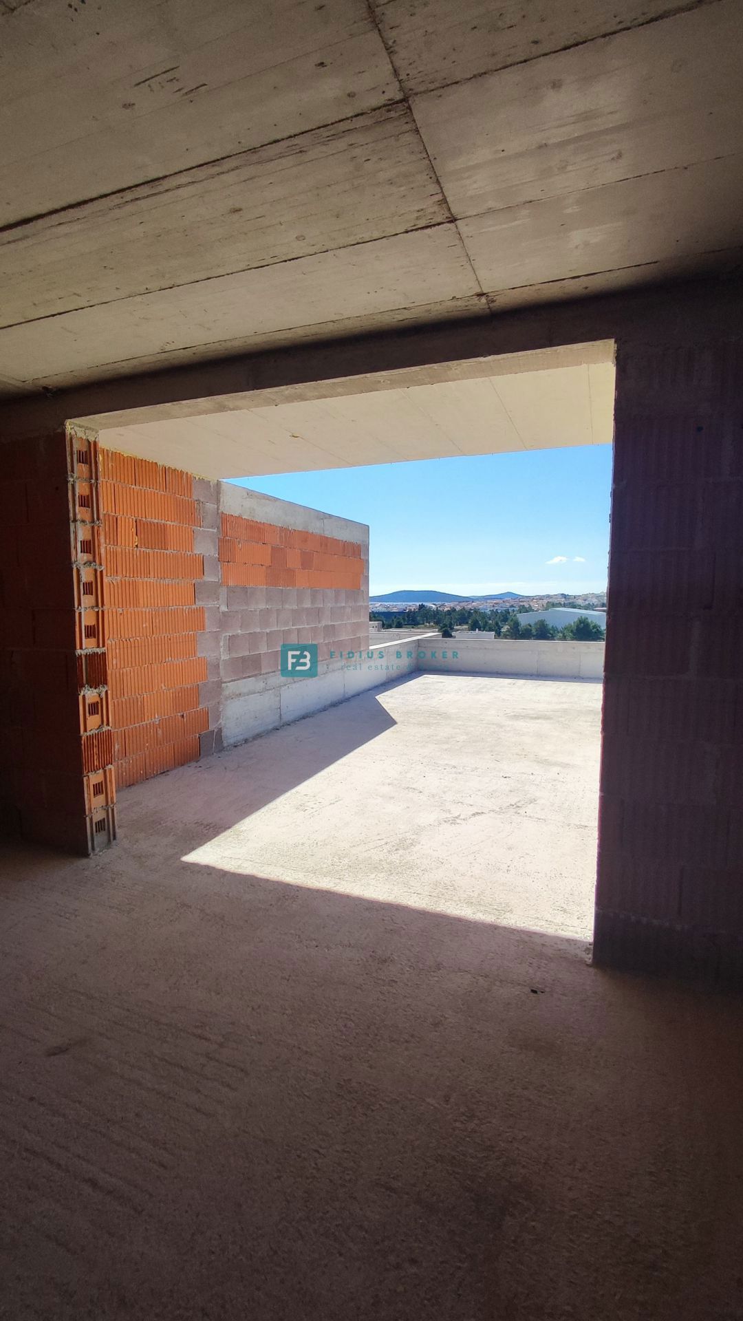 VODICE, novogradnja, dvoetažno stanovanje, pogled na morje, strešna terasa