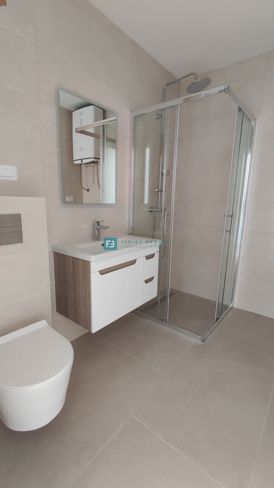 VODICE, novogradnja, pritličje, vrt 36 m2, mirna lokacija, S2