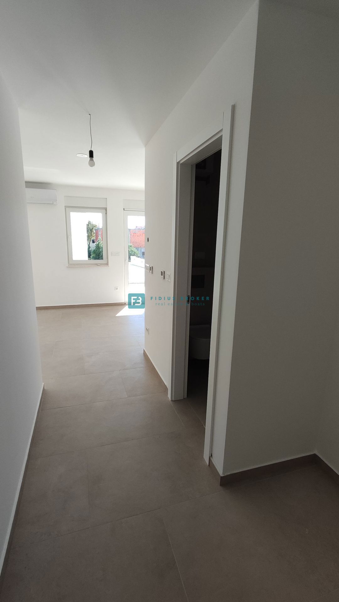 VODICE, novogradnja, pritličje, vrt 36 m2, mirna lokacija, S2