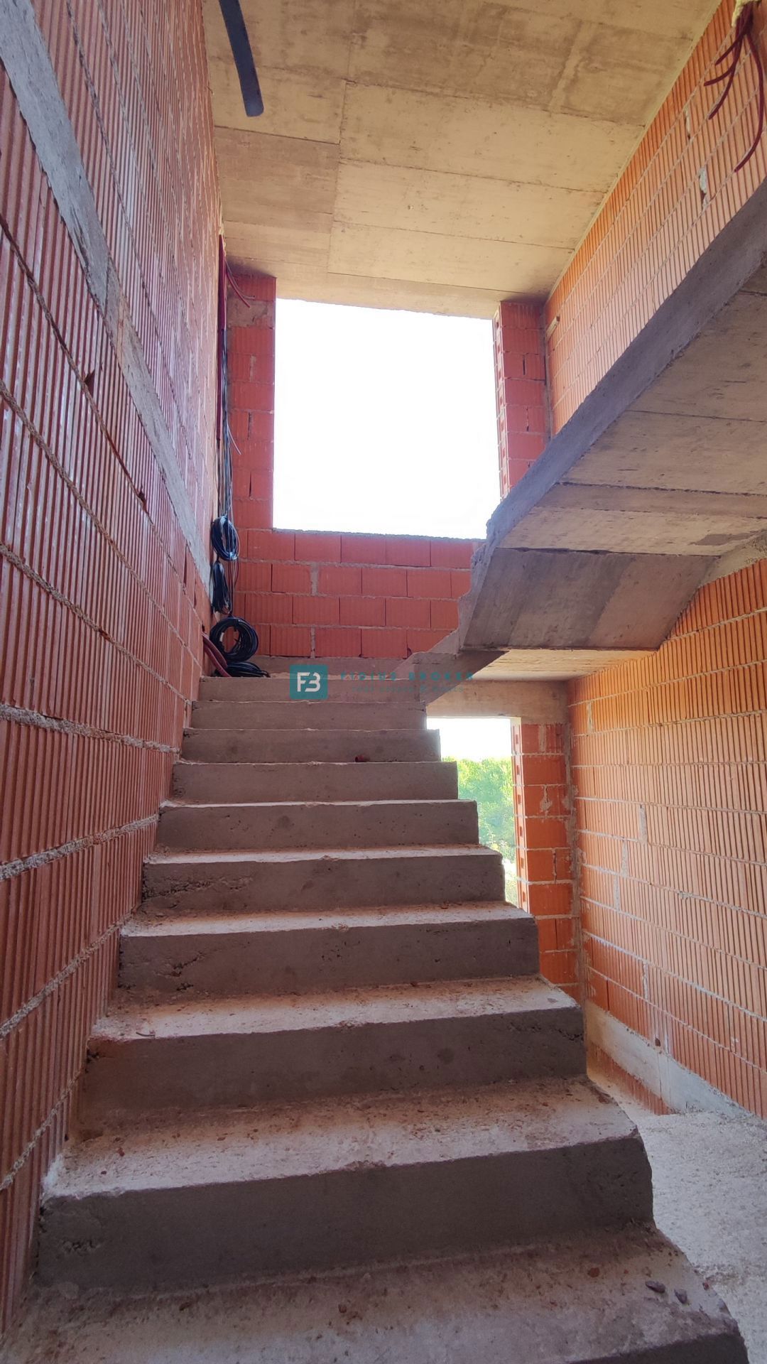 VODICE, novogradnja, 2. nadstropje, pogled na morje, 2 spalnici