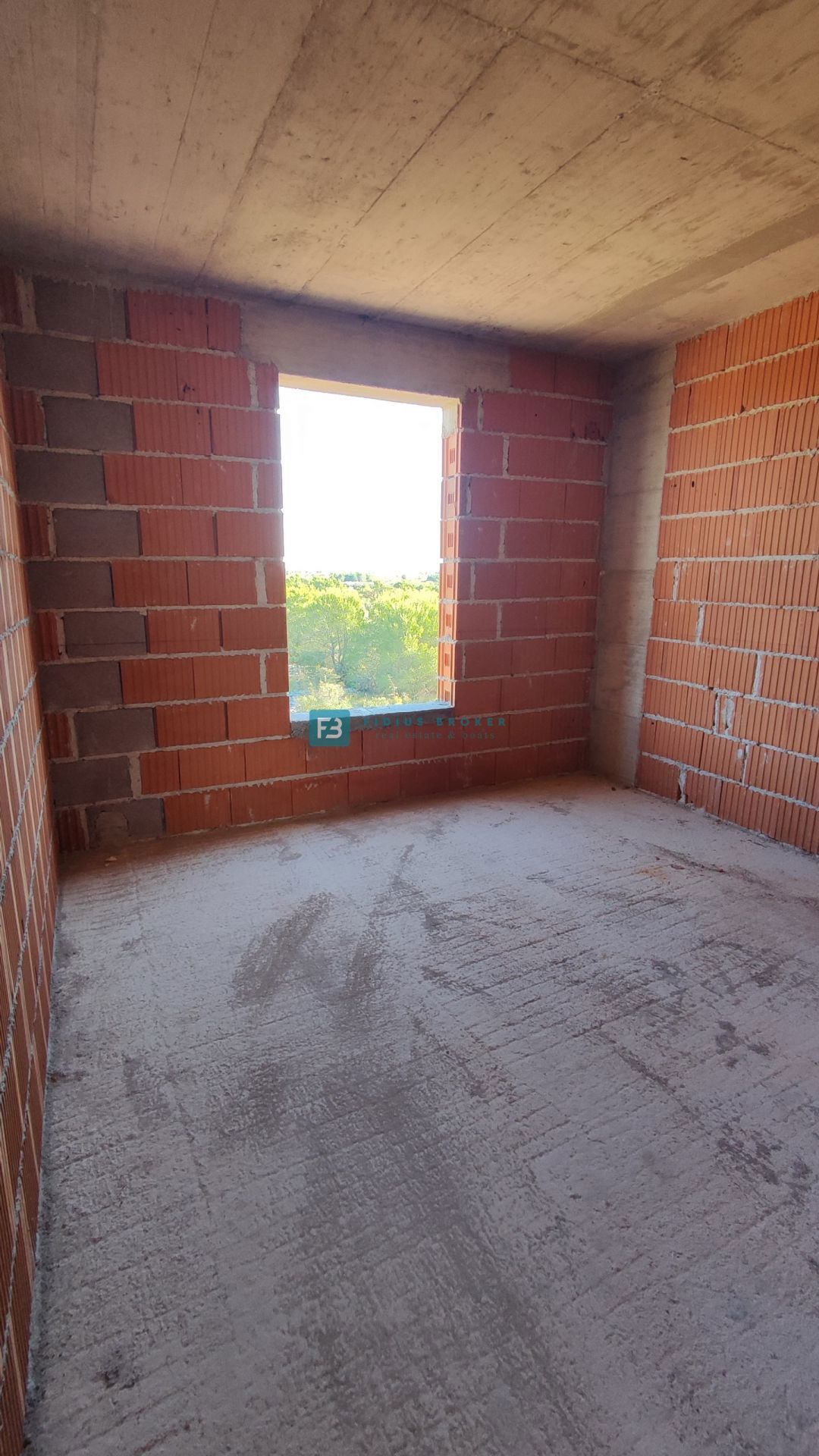 VODICE, novogradnja, 2. nadstropje, pogled na morje, 2 spalnici