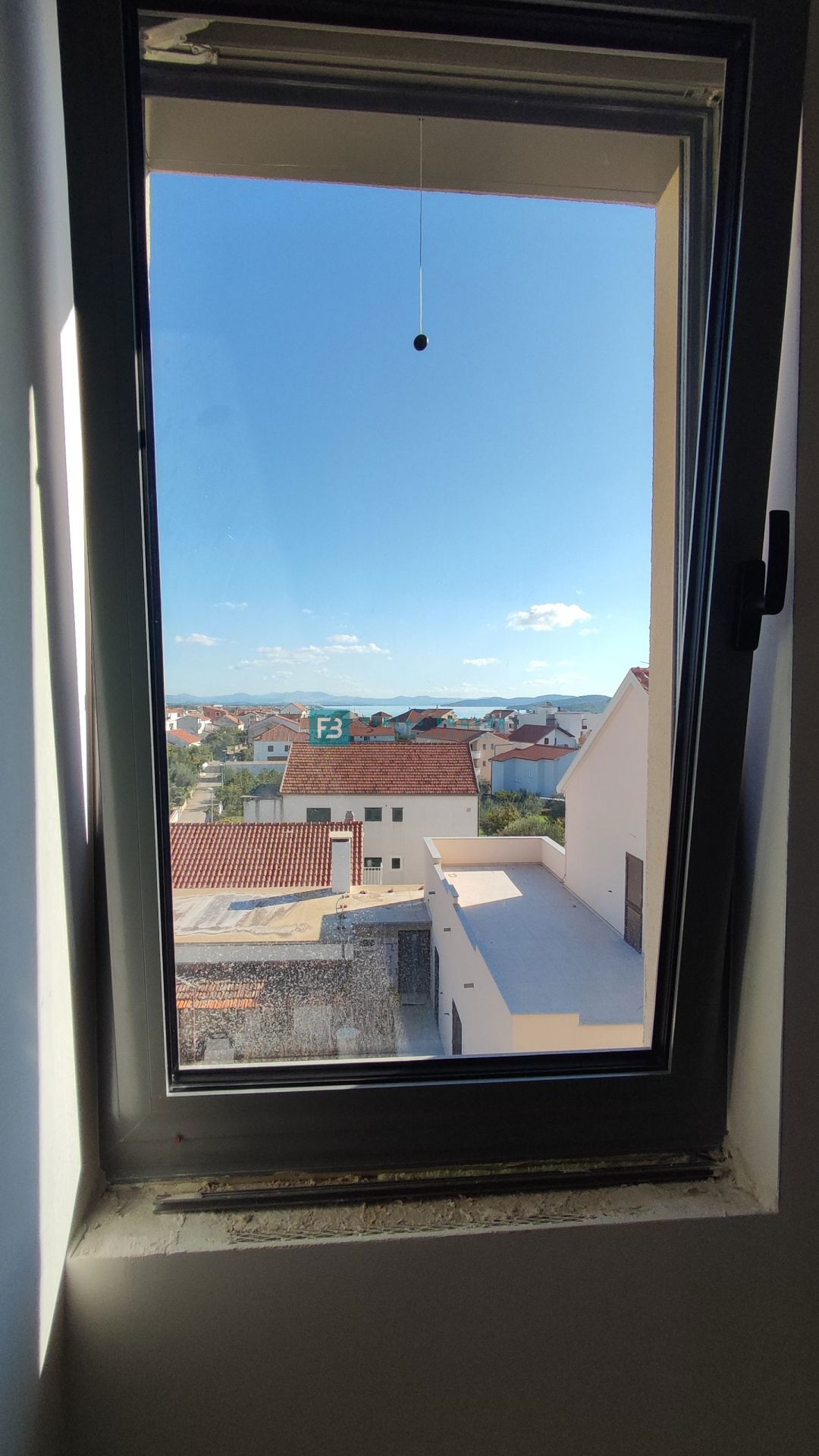 VODICE, novogradnja, 2. nad., 600 m do plaže, dvigalo, 3 spalnice