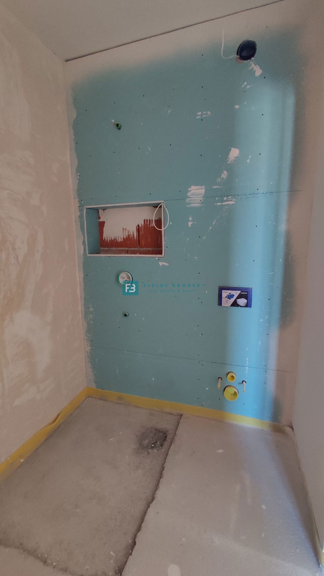 VODICE, novogradnja, 2. nad., 600 m do plaže, dvigalo, 3 spalnice