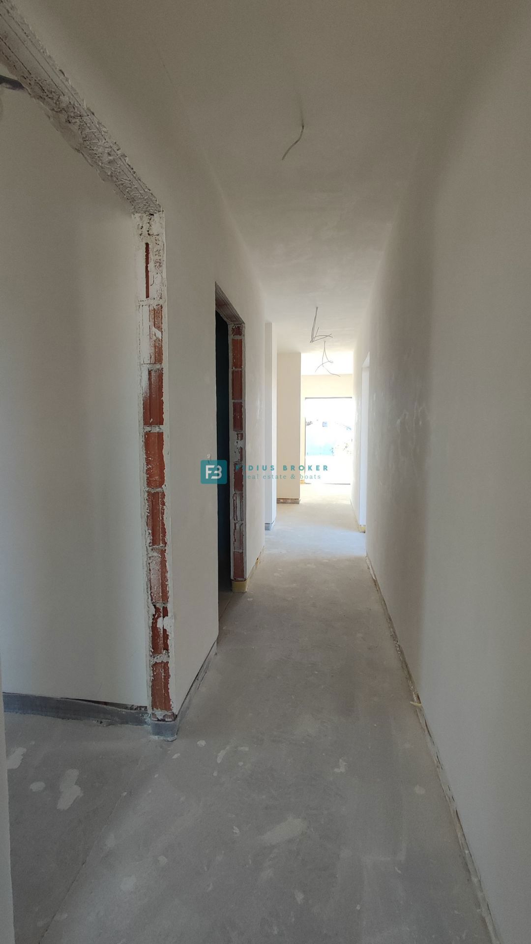 VODICE, novogradnja, 2. nad., 600 m do plaže, dvigalo, 3 spalnice