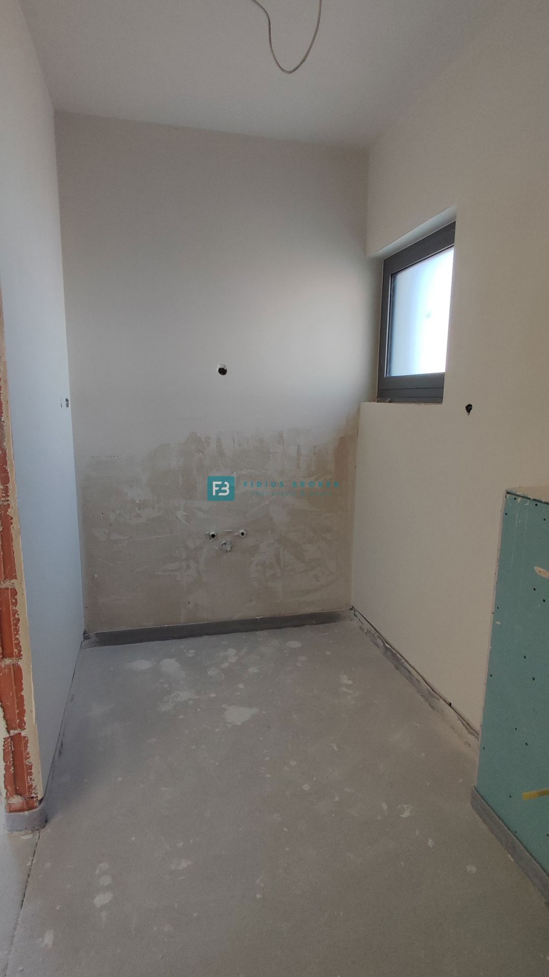 VODICE, novogradnja, 2. nad., 600 m do plaže, dvigalo, 3 spalnice