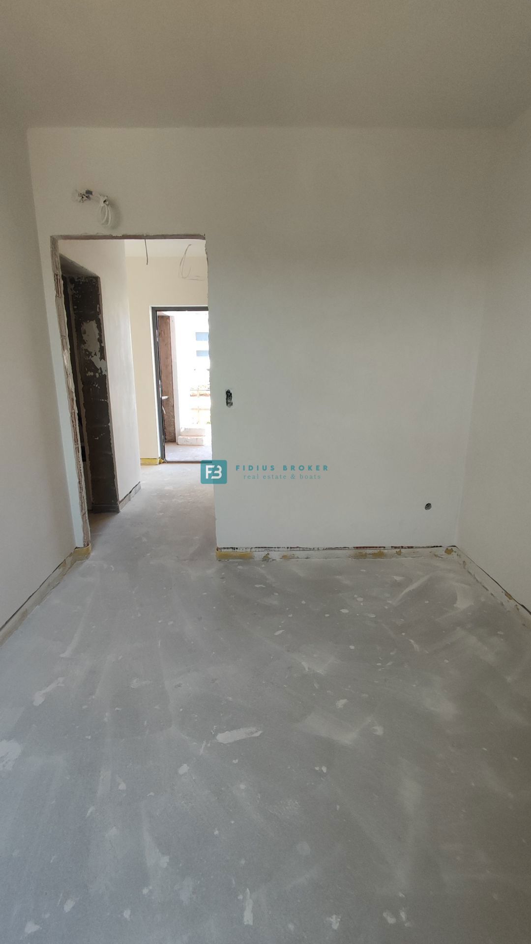 VODICE, novogradnja, 2. nad., 600 m do plaže, dvigalo, 3 spalnice