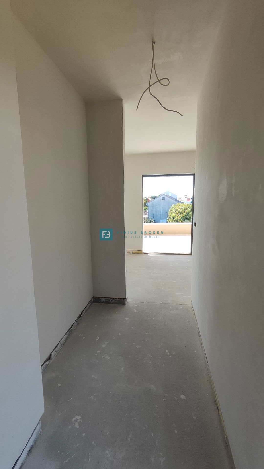 VODICE, novogradnja, 2. nad., 600 m do plaže, dvigalo, 3 spalnice