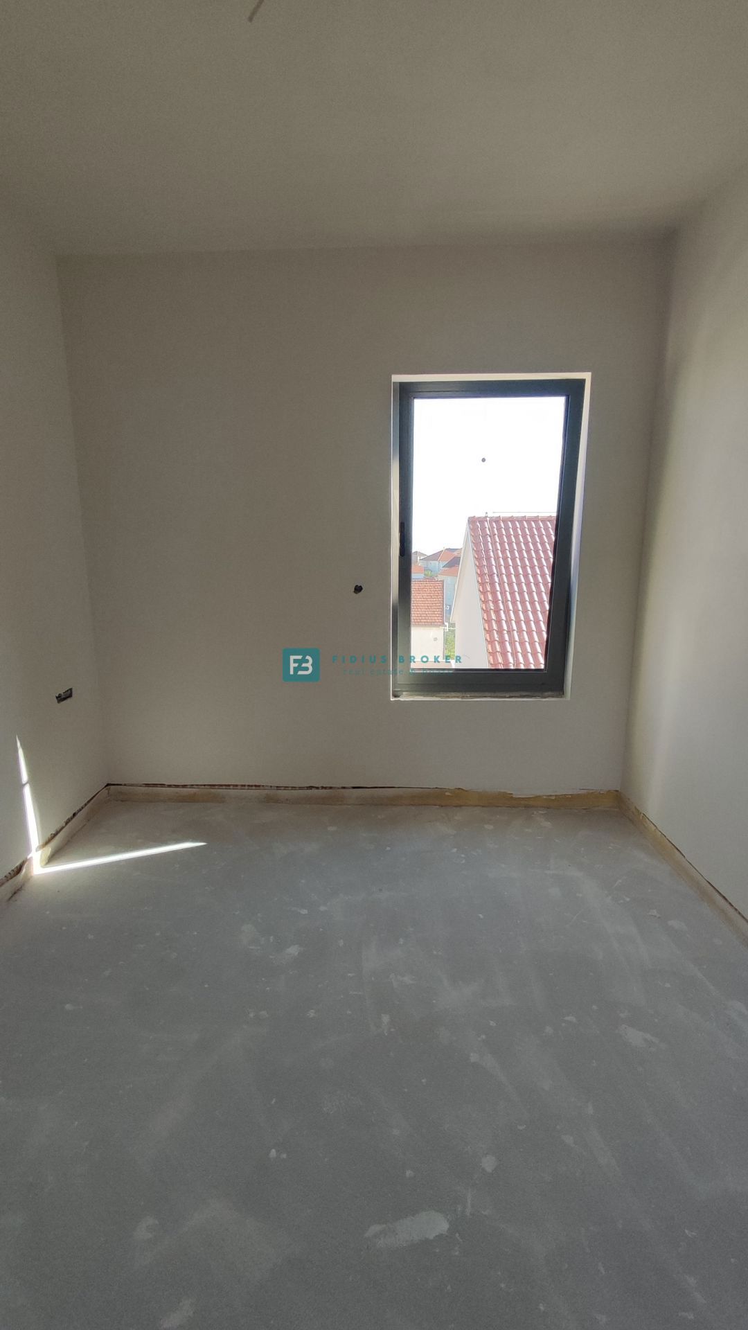 VODICE, novogradnja, 2. nad., 600 m do plaže, dvigalo, 3 spalnice