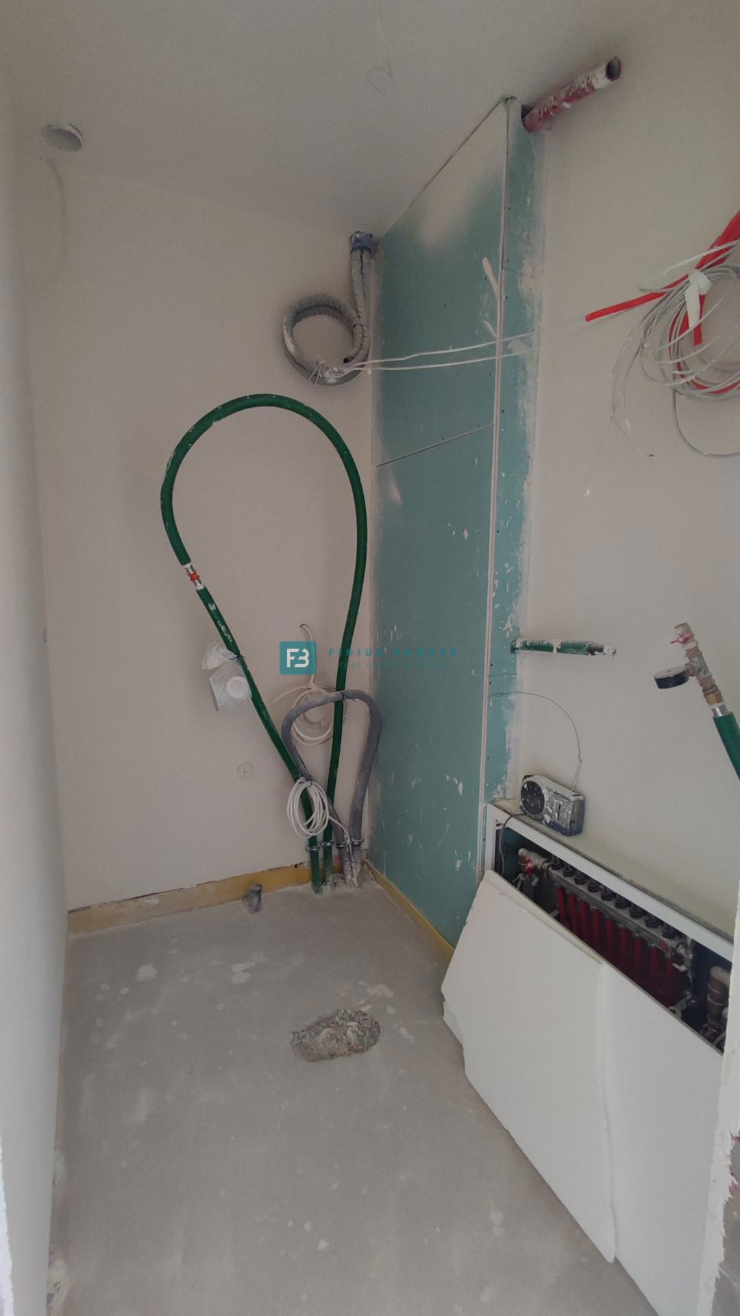 VODICE, novogradnja, 2. nad., 600 m do plaže, dvigalo, 3 spalnice