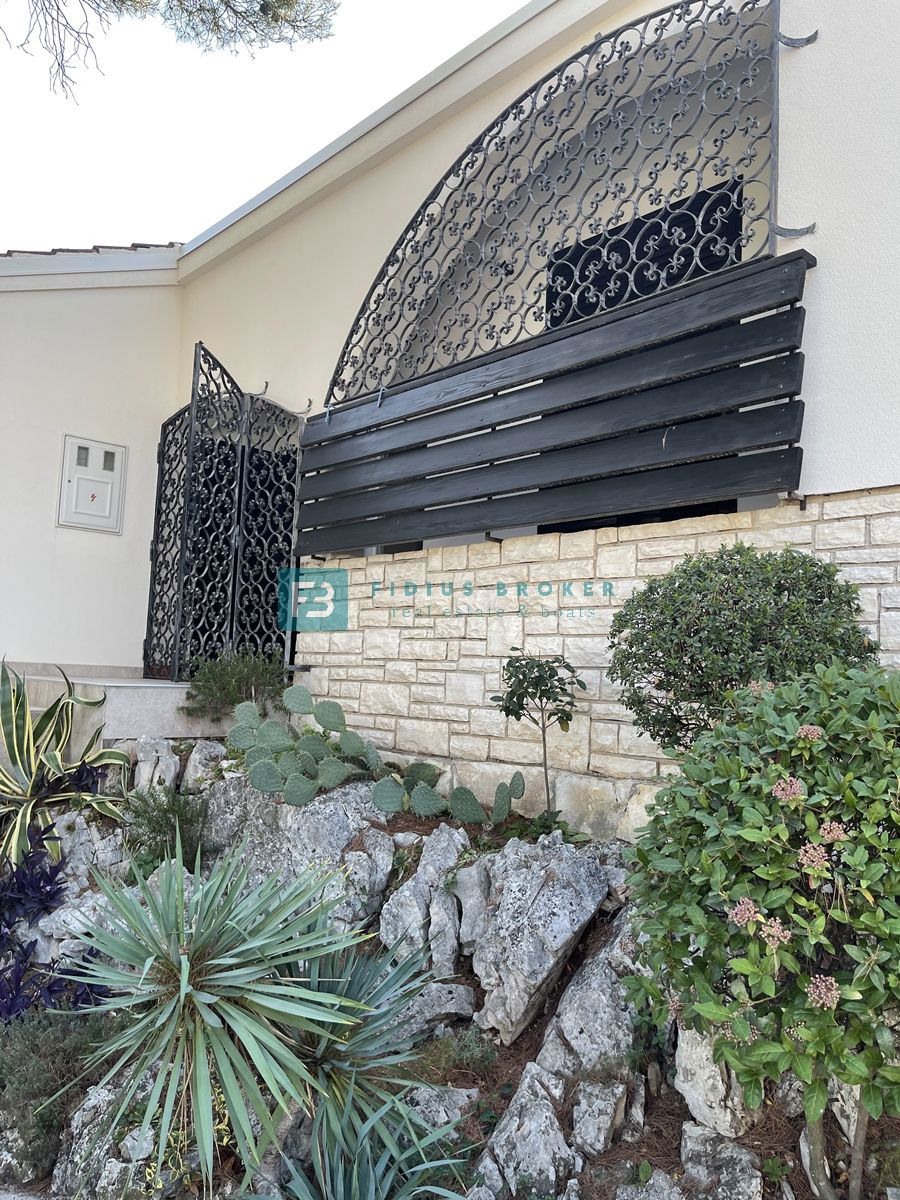 TISNO, čudovita samostojna hiša, 60 m od plaže, odprt pogled na morje