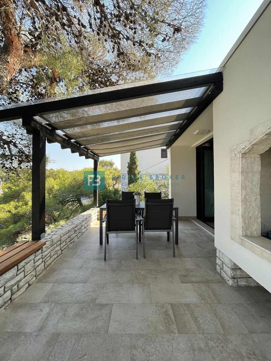 TISNO, čudovita samostojna hiša, 60 m od plaže, odprt pogled na morje