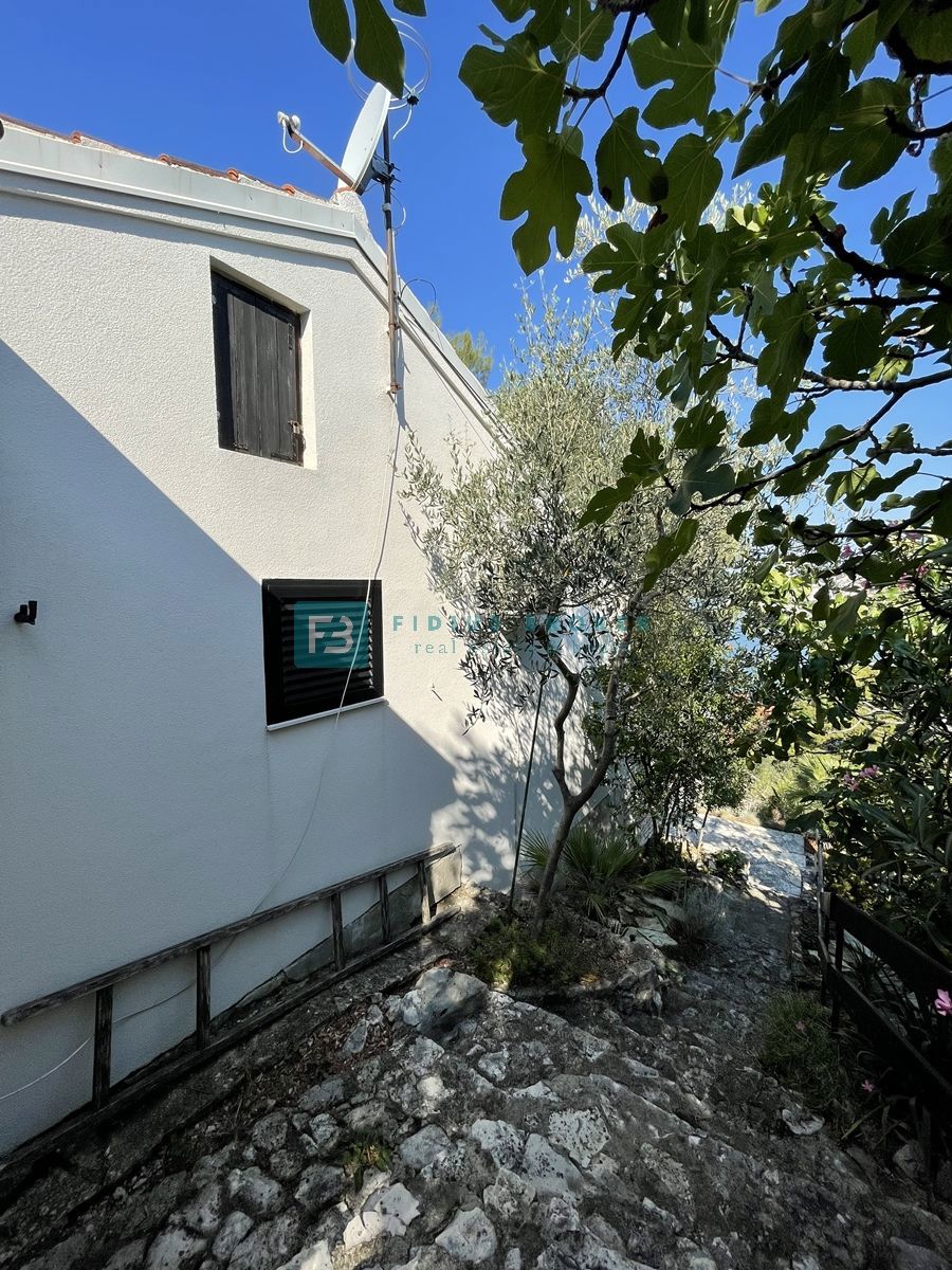 TISNO, čudovita samostojna hiša, 60 m od plaže, odprt pogled na morje