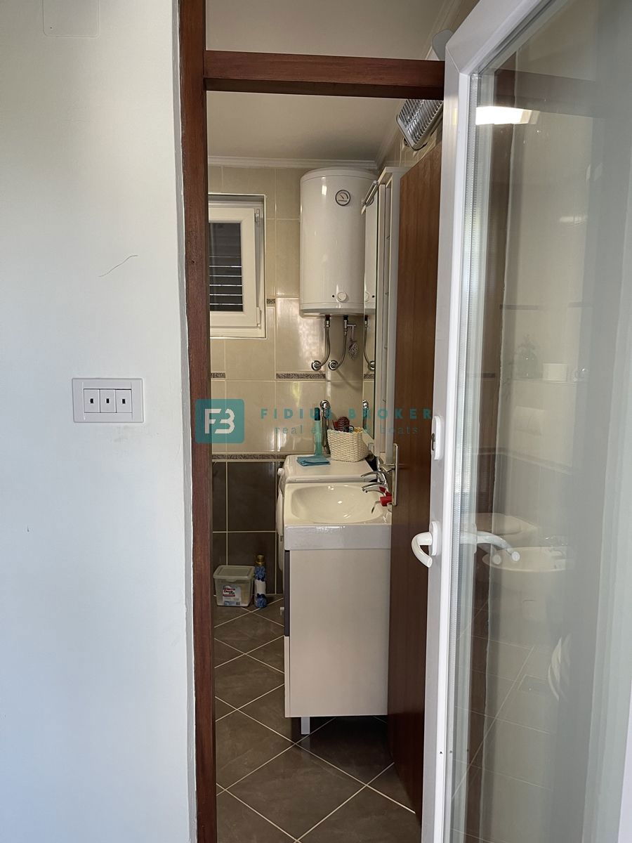 TISNO, čudovita samostojna hiša, 60 m od plaže, odprt pogled na morje