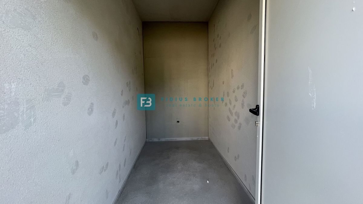 VODICE, novogradnja, pritličje, vrt 133 m2, mirna lokacija