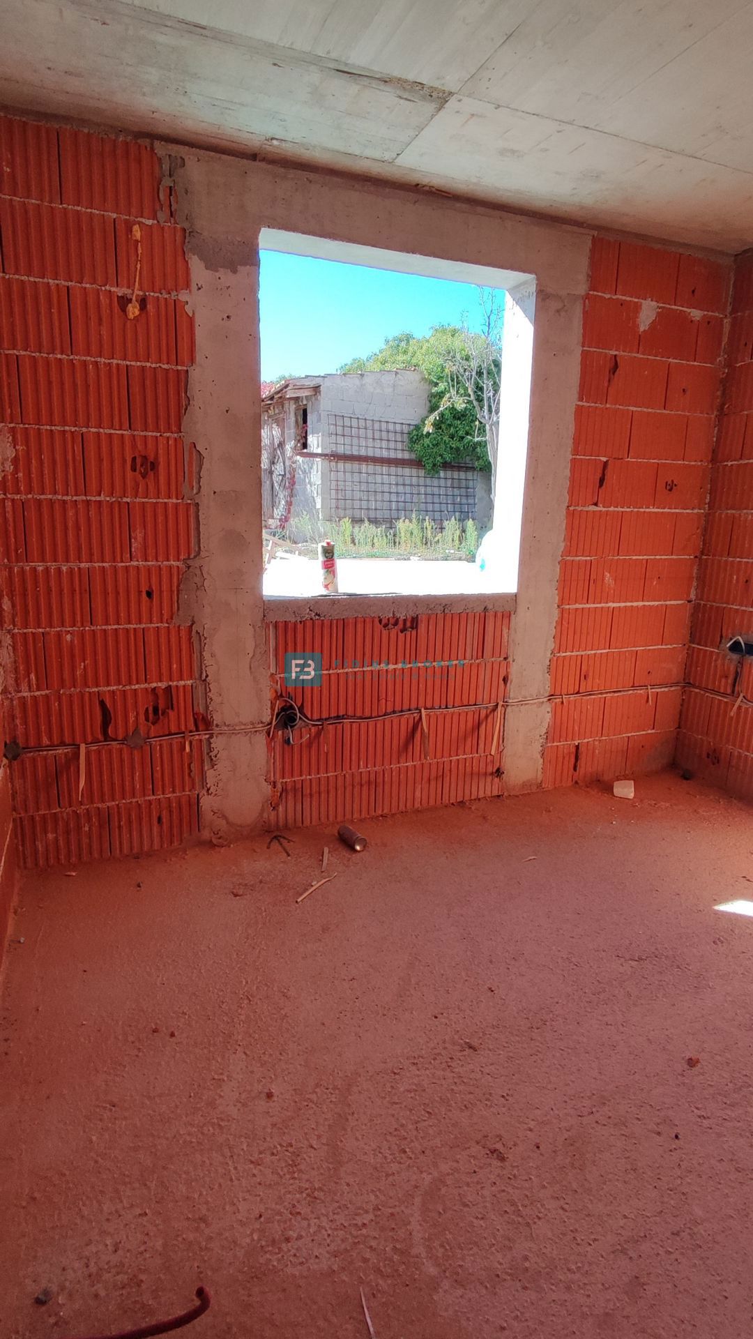 VODICE, novogradnja, pritličje, vrt 133 m2, mirna lokacija