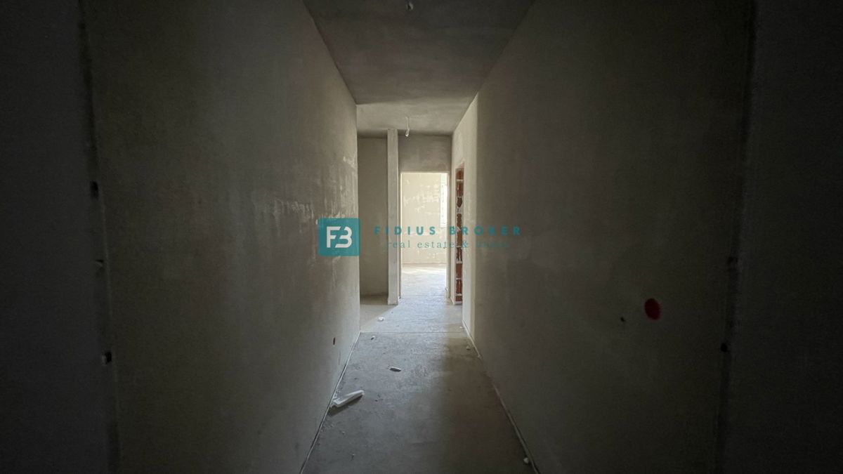 VODICE, novogradnja, pritličje, vrt 133 m2, mirna lokacija