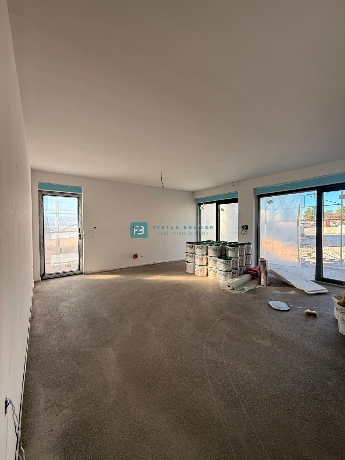 VODICE, novo, pritličje, bazen, vrt 161 m2, 3 spalnice, shramba