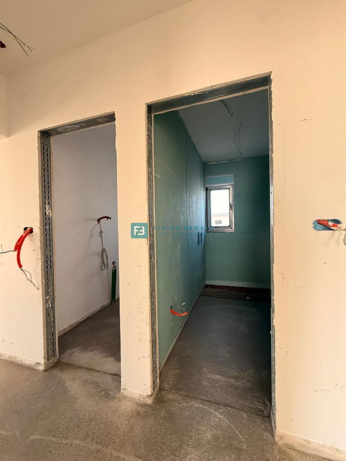 VODICE, novo, pritličje, bazen, vrt 161 m2, 3 spalnice, shramba