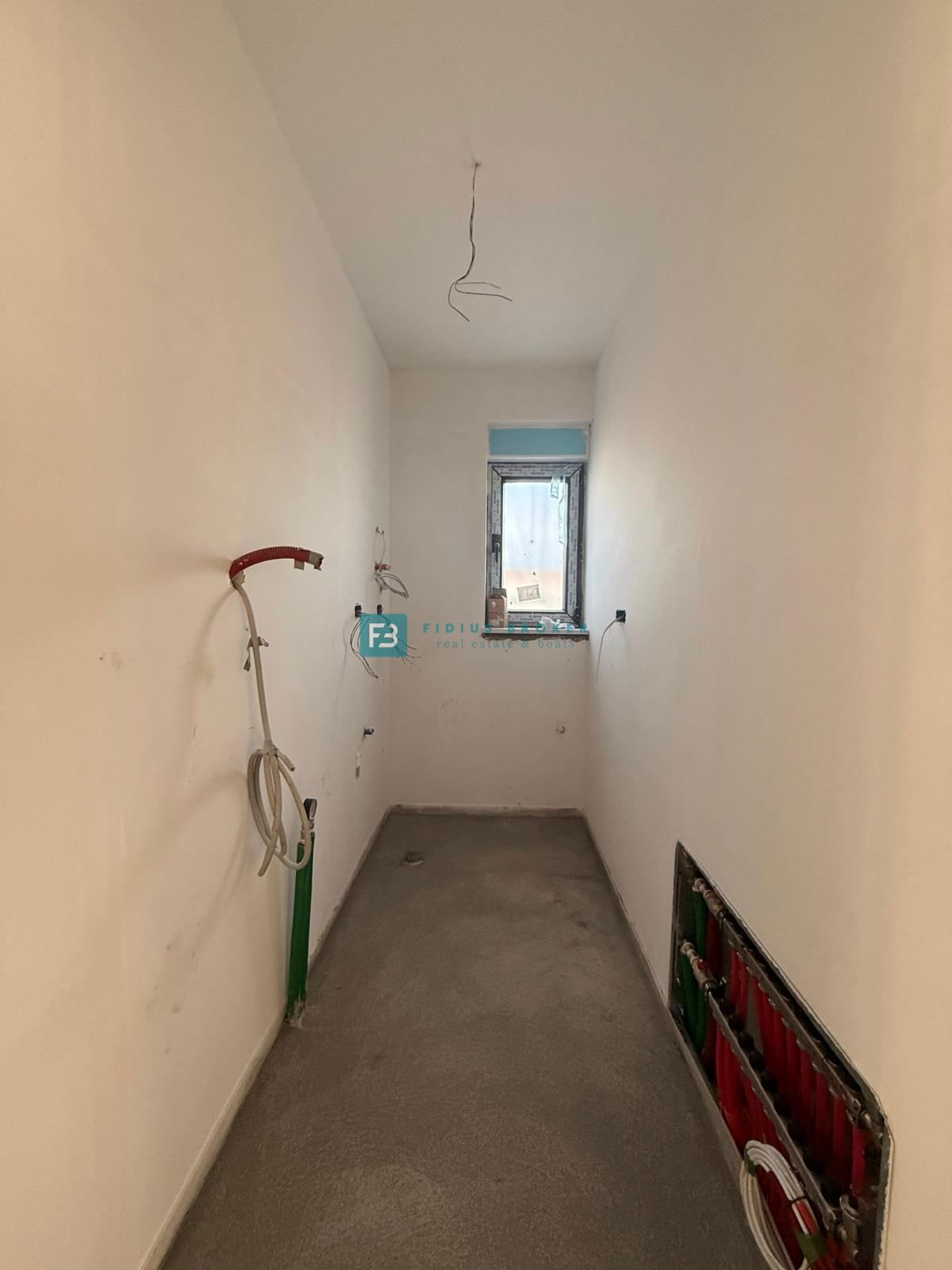 VODICE, novo, pritličje, bazen, vrt 161 m2, 3 spalnice, shramba