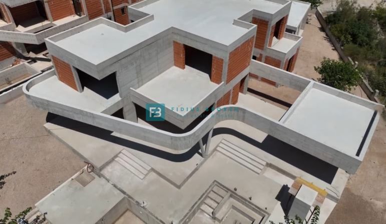 VODICE, nova, moderna atraktivna vila, bazen, savna, garaža, Roh-Bau faza