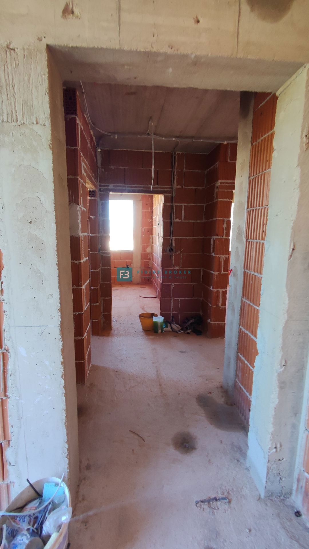 VODICE, novogradnja, 2. nadstropje, pogled na morje, terasa, shramba