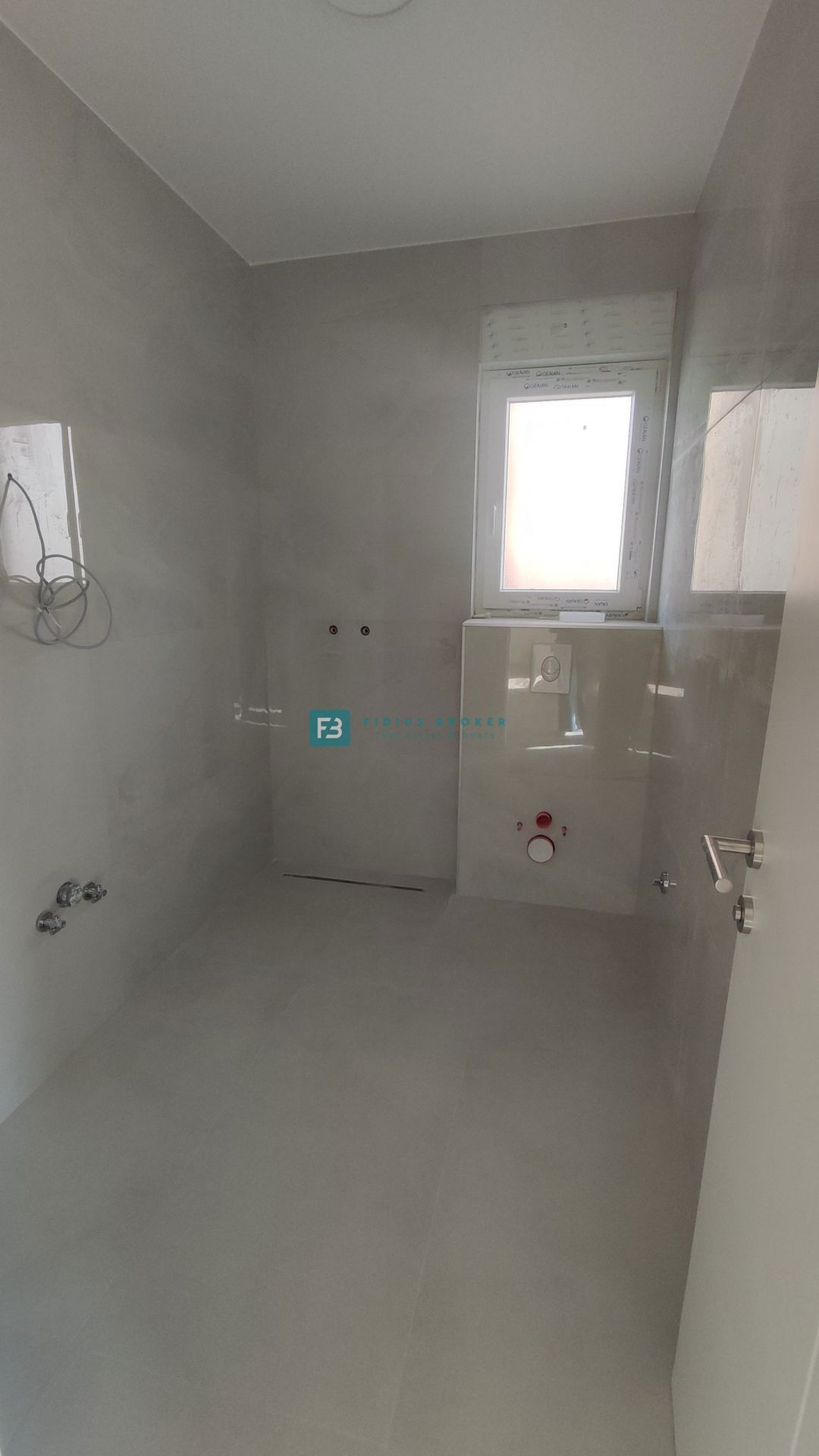 VODICE, novogradnja, pritličje, moderno stanovanje, 650 m do plaže